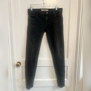 Burberry Brit Grey Denim Skinny Low-Rise Jeans Size 31
$420